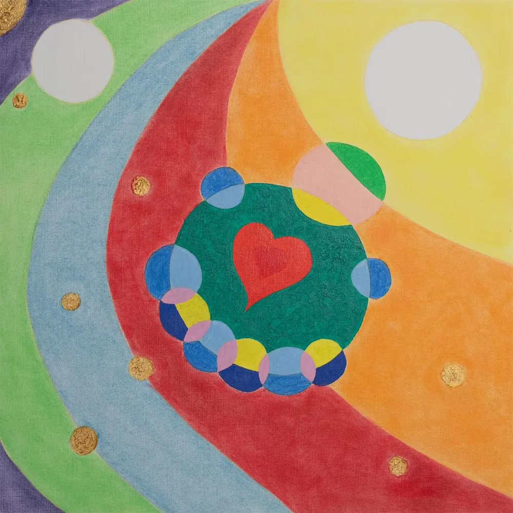 Handgemaltes Werk von Christine Kayser mit regenbogenfarbenen Wellen um ein Herz